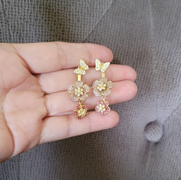 Eye👁 Candy🍭 Los Angeles🏙 Sparkley Floral💐 Ear👂Jacket Earrings - Picture 6 of 15